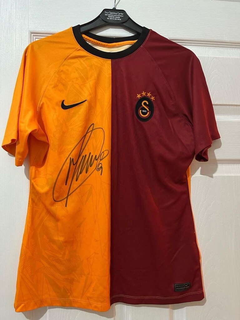 galatasaray nike icardi imzalı