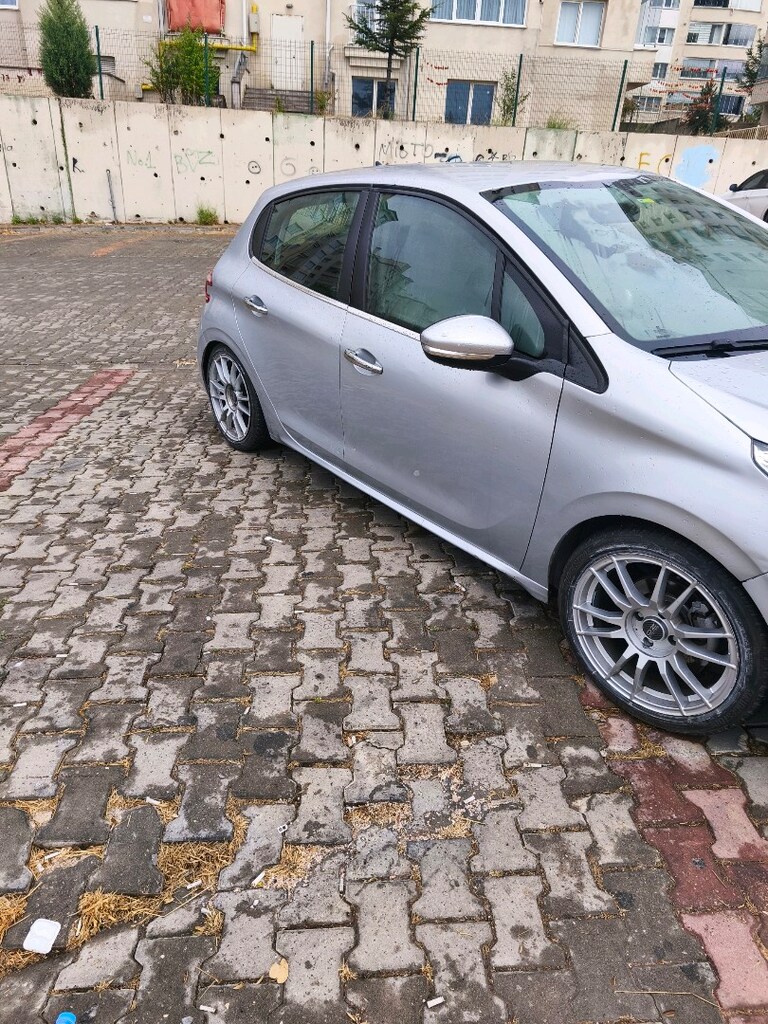 Peugeot 208 2012 tek değişenli - 2