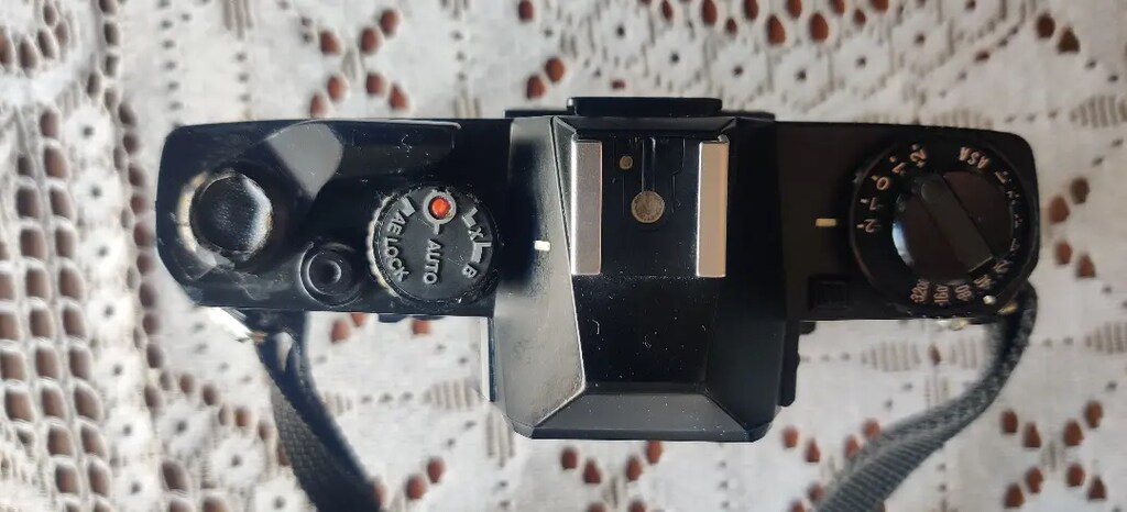 Mamiya ZE Analog Fotoğraf Makinesi.3 tane lens, flaş ve kılıfı mevcut. - 11