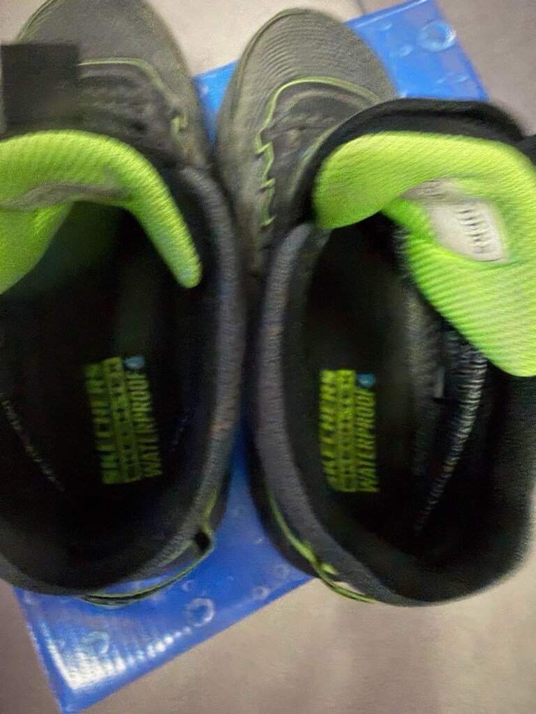 skechers bot - 5