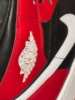 Koleksiyonluk Sıfır Nike Air Jordan 1 Mid (Siyah / Kırmızı / Beyaz) — görsel 4/8