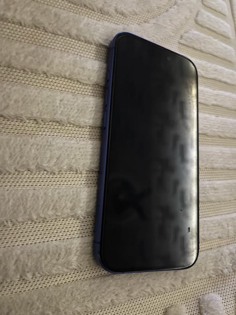iPhone 16 - 10