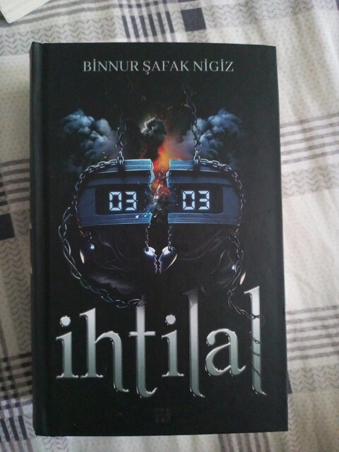 binnur şafak nigiz. ihtilal serisinin ikinci kitabı