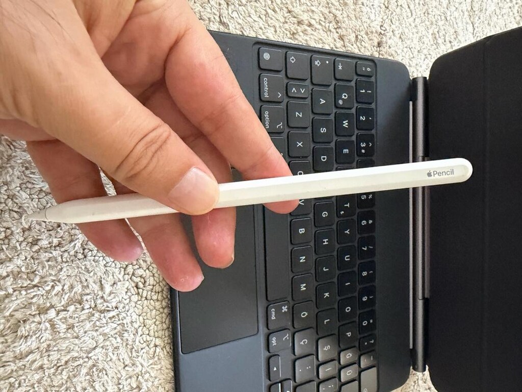 iPad Pro M2 / magic Keyboard / Apple Pencil - 4