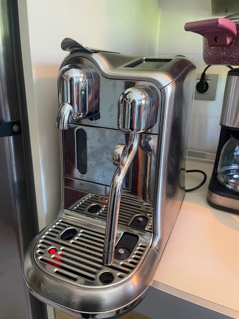 Nespresso Creatista Pro kahve makinesi