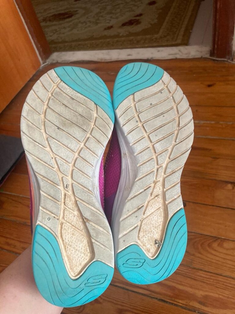 Skechers - 4
