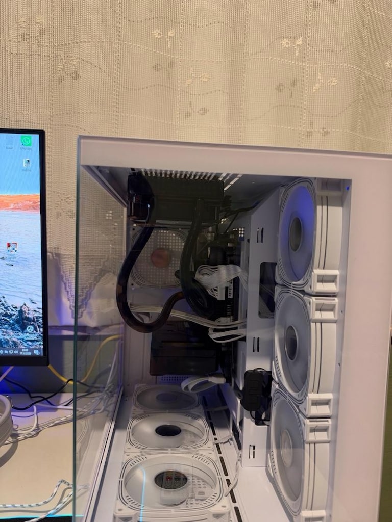 32 RAM GİGABAYT 8 RTX 5060 EKRAN KARTI 10 günlük 1 kez kuruldu sadece - 5