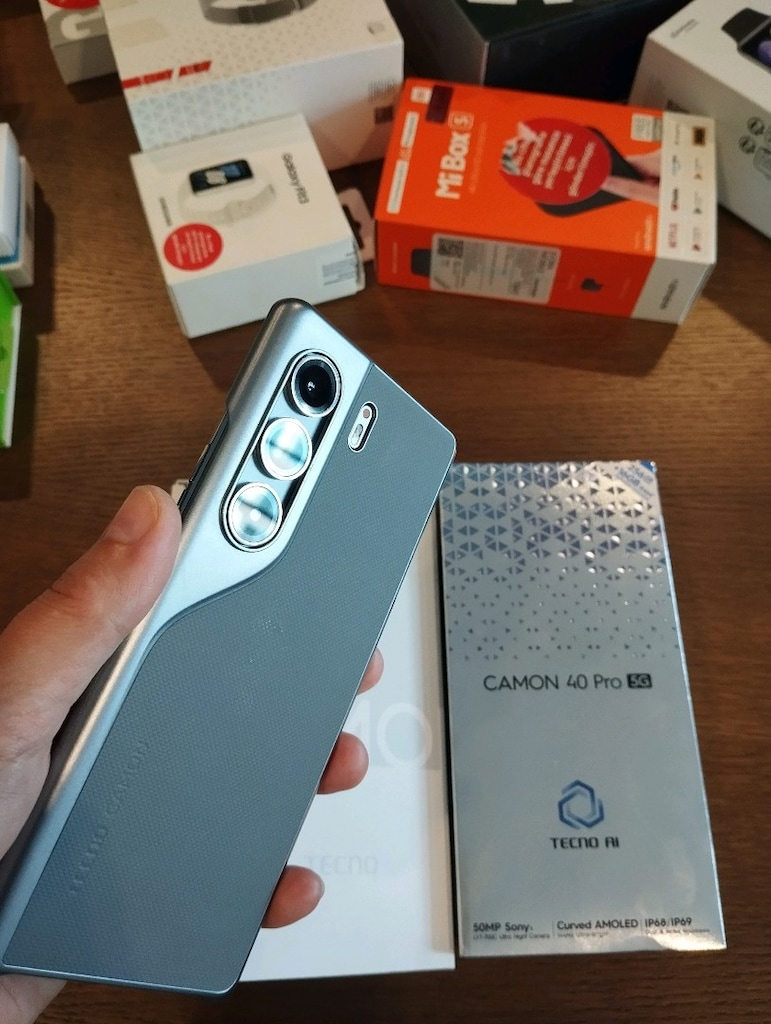 Tecno camon 40 pro 5 g - 4