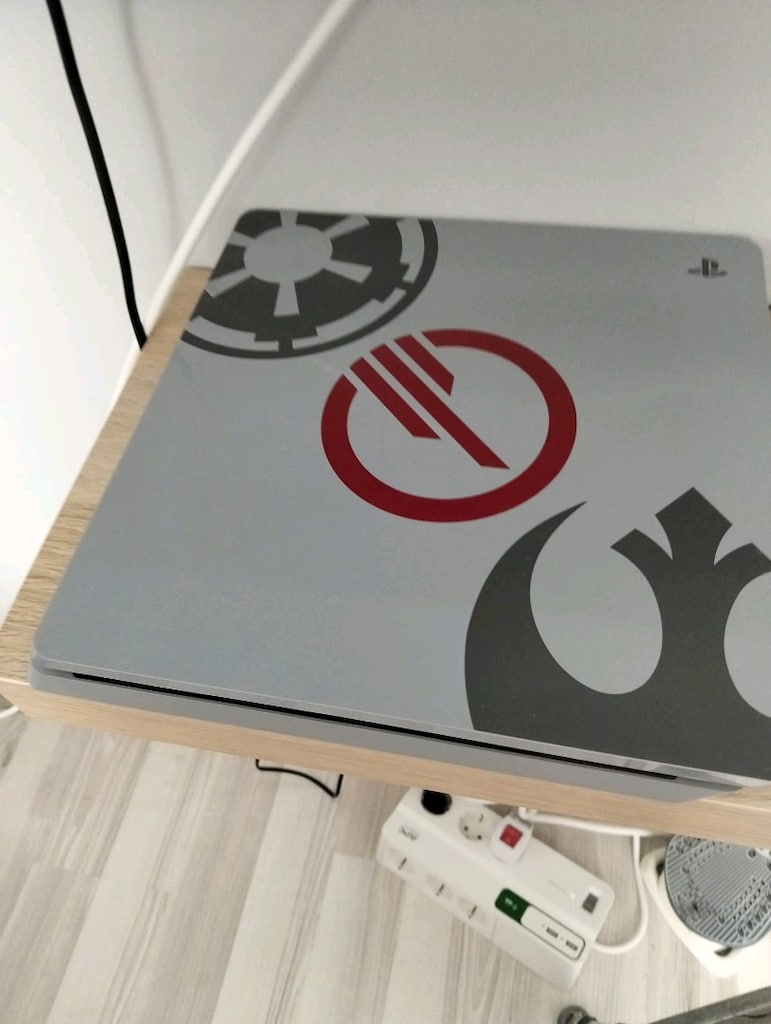 PLAYSTATİON 4 SLİM STAR WARS EDİTİON