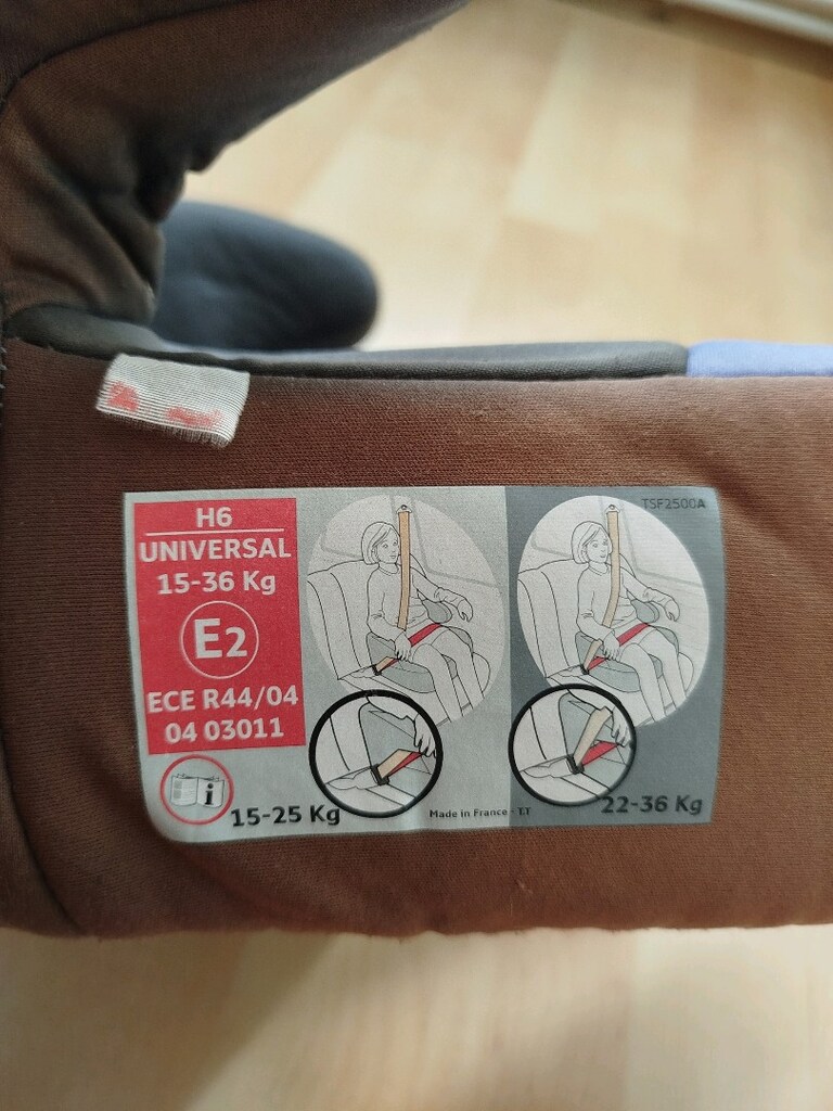 Yeni gibi 15-25 kg universal çocuk yükseltici oto koltuğu - 9