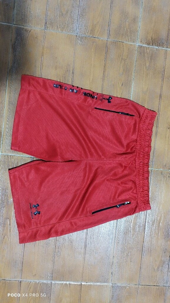 #Under Armour likralı şort..İpi yok, yan yazıları az kusurlu..