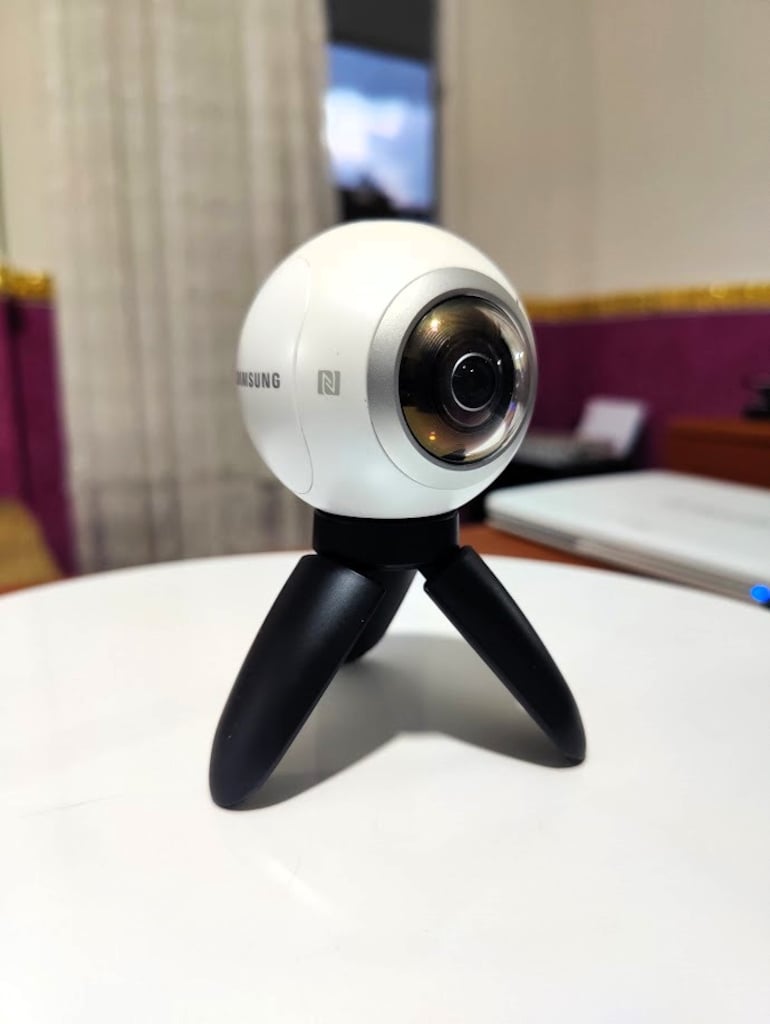 SAMSUNG GEAR 360 YÜKSEK ÇÖZÜNÜRLÜKLÜ KAMERA + 8GB SD KART + GÜNCEL APK - 6