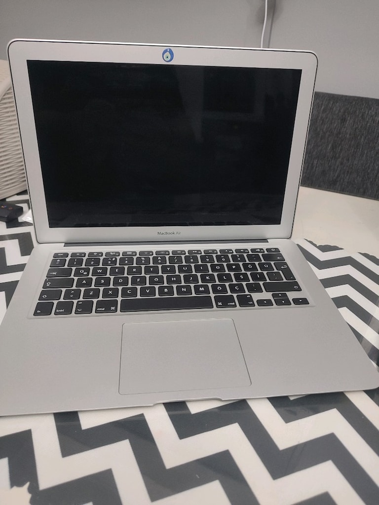 Apple MacBook 2 Adet - 3