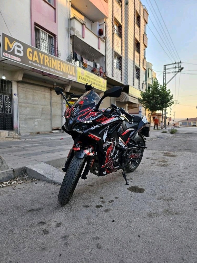PULSAR RS200