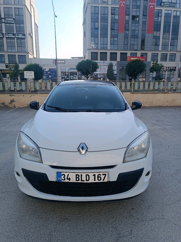 2012 Megane 3. 1.5 dci play değişensiz hasarsız - 2