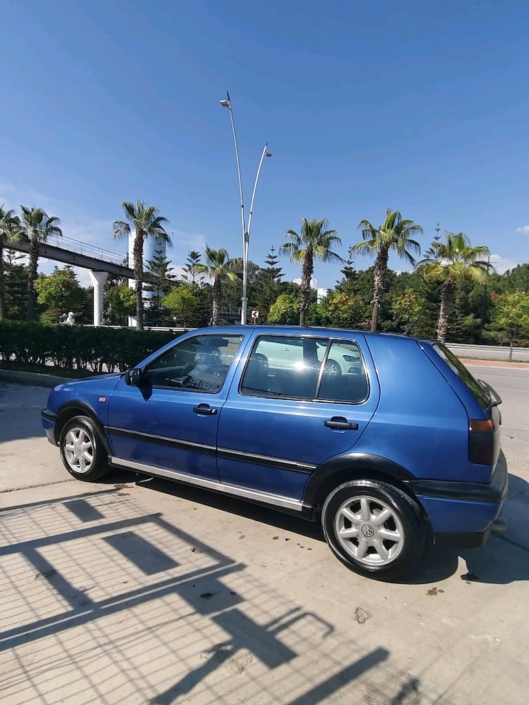 Temiz, ful bakımlı otomatik golf - 4