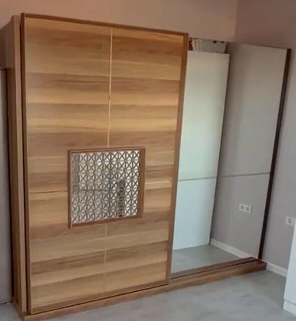 Kadıköy'de Ücretsiz Vivense Sürgülü Gardırop (Açıklamayı Okuyunuz)