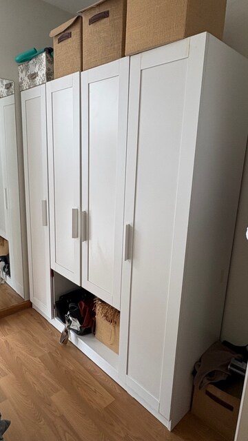 4 Kapılı Beyaz Gardırop – Raflı & Askılı – 161 cm