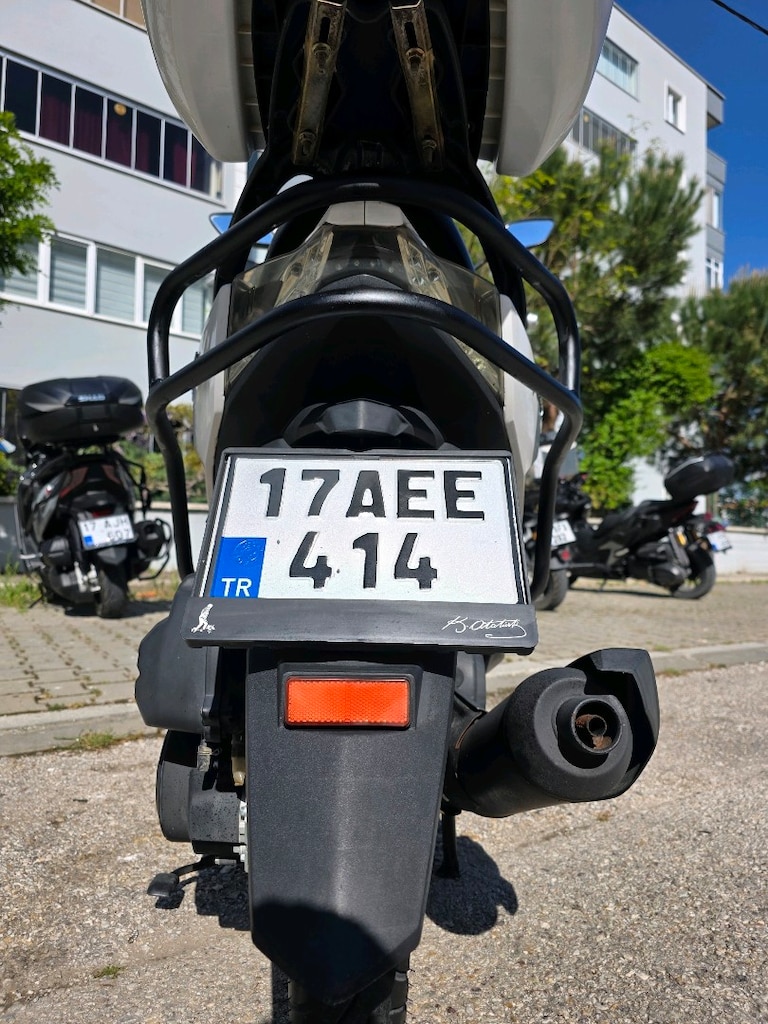 Temiz düşük km Kuba pesaro125xmax - 16
