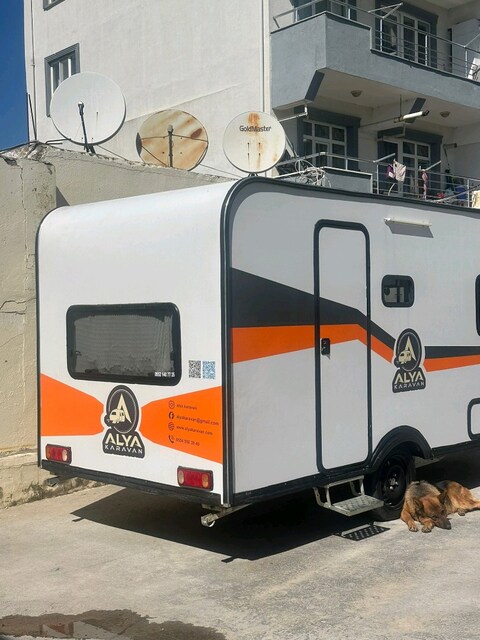 çekme karavan Deniz kıyısında KİRALIK VERİLİR. 3 GÜN ÜSTÜ kiralanır.