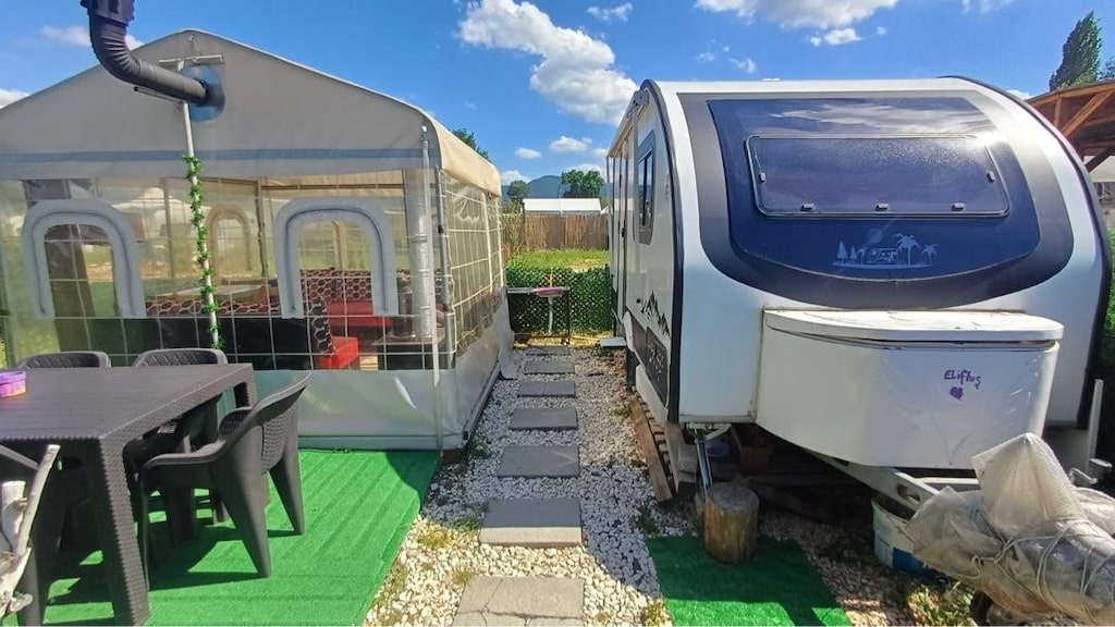karavan + kış bahçesi tüm ekipmanları satılık - 2