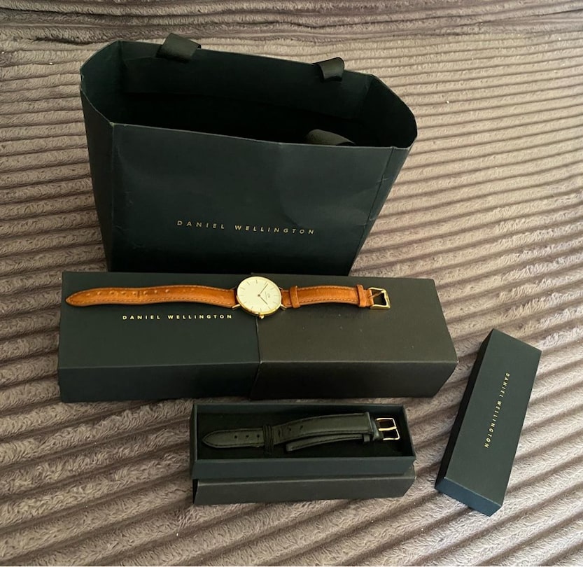 Daniel Wellington saat - 2