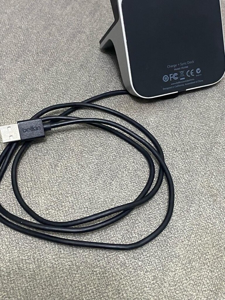 Apple Lisanslı Belkin marka bu şarj ve şarj standı, - 3