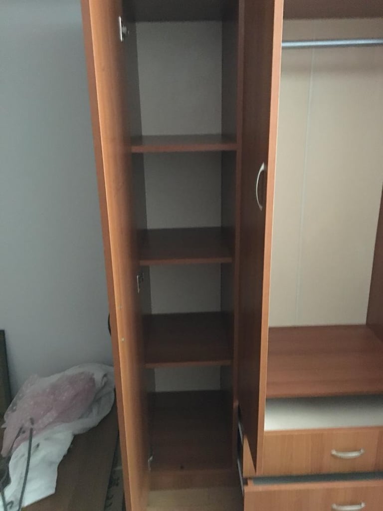 Bahçe katından ( giriş katından )teslim Çok Sağlam 3 Kapılı Gardırop - 6