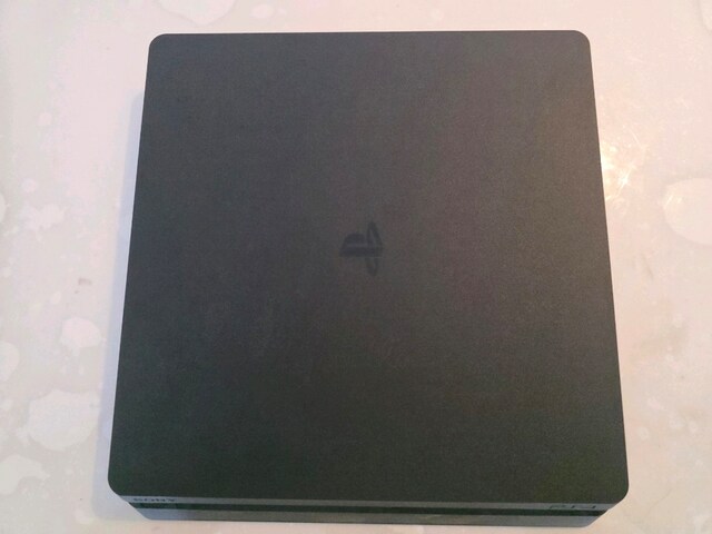 ps4 slim kas 500 GB temiz
