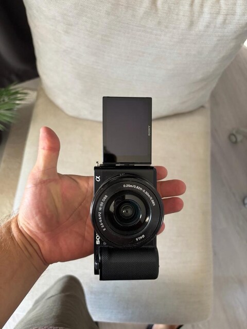 Sıfır Ayarında Sony ZV-E10 Kamera
