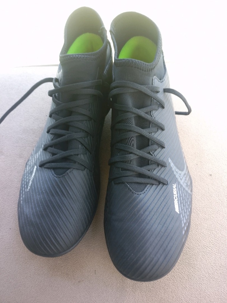 Nike ayakkabı krampon 43 numara kalip kucuktur - 11