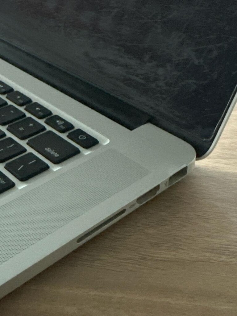 MacBook Pro 15,4 ″ Retina Ekran i7 İşlemci - 5