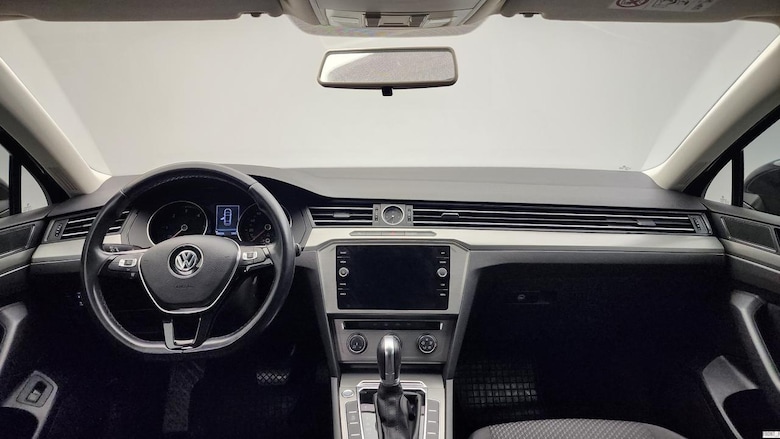 Volkswagen PASSAT 1.6 TDI 120 DSG IMPRESSION - 11