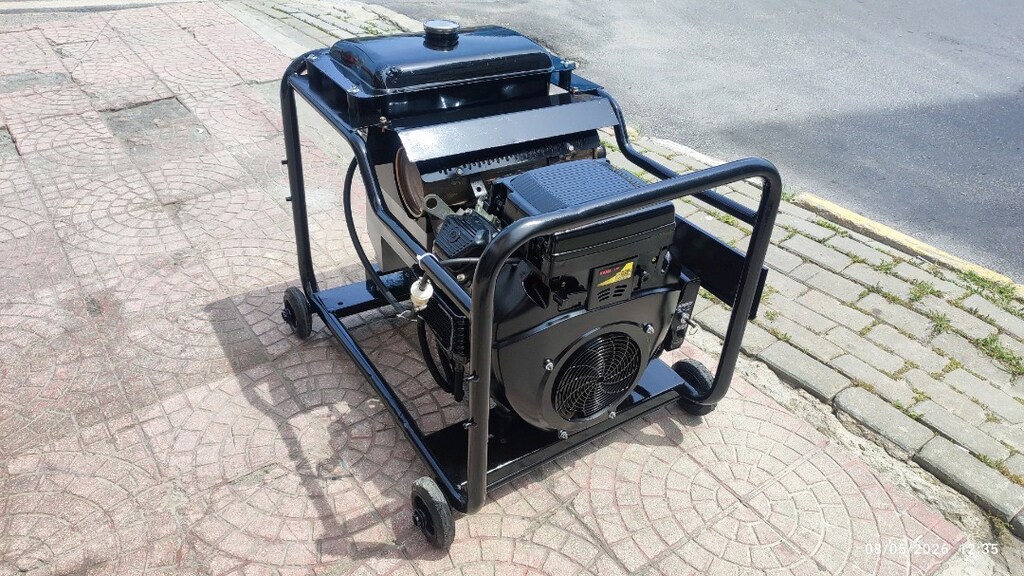 16KVA BENZİNLİ TRİFAZE JENERATÖR MOTOR ÇİFT SİLİNDİR - 11