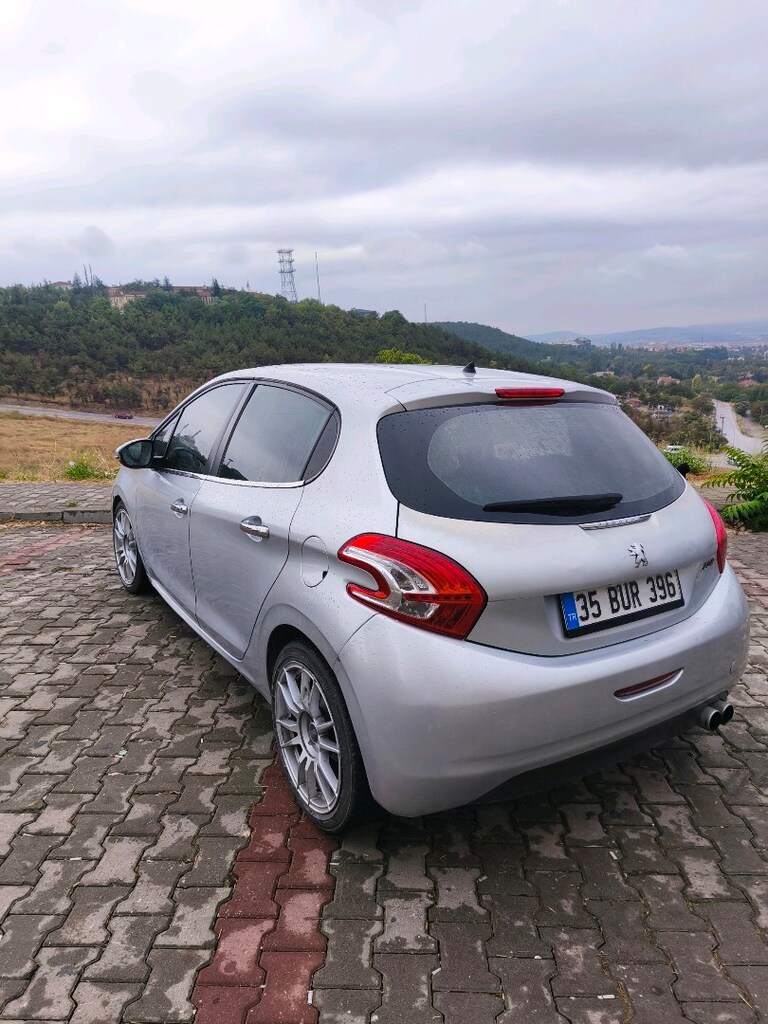 Peugeot 208 2012 tek değişenli - 11