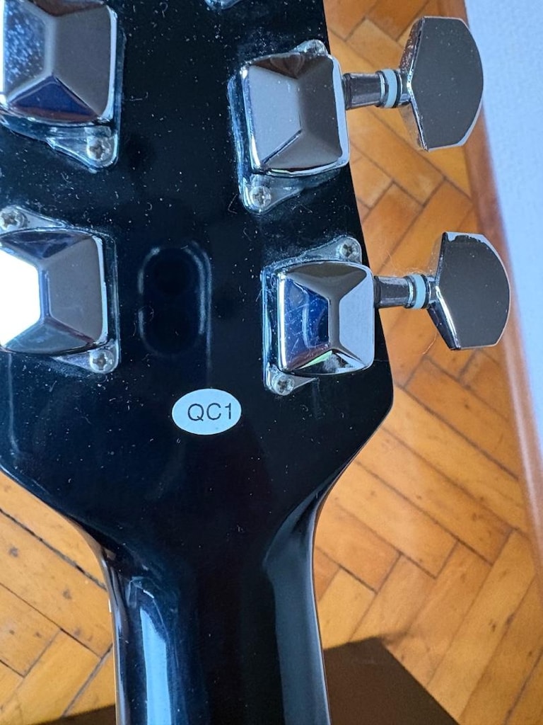 Masterwork Siyah Akustik Gitar – Kılıflı, Sorunsuz - 2