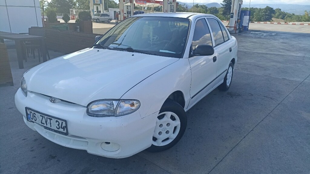 98 Hyundai Accent - 3