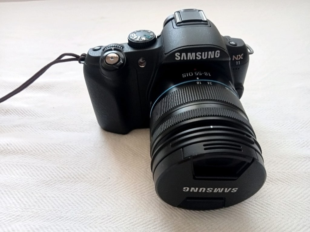 Samsung NX11 Aynasız Fotoğraf Makinesi - 2