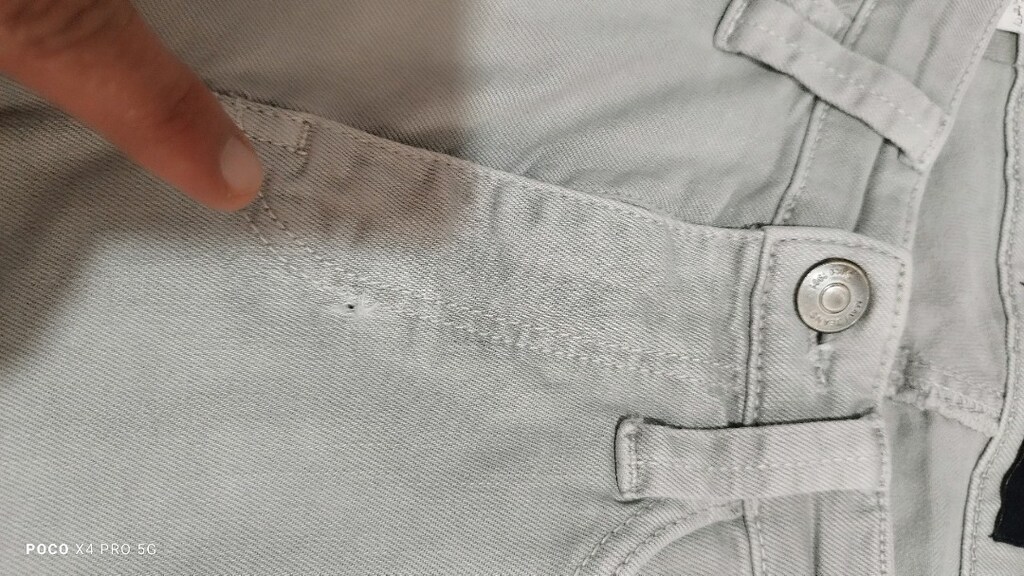 #Mavi jeans pantolon..önde ufak kusur, ağda az ezilme..ve ufak leke. - 2