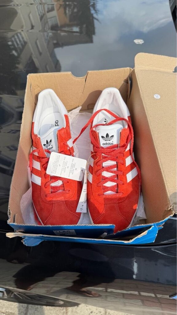 adidas gazelle 44.5 sıfır kullanılmamış.