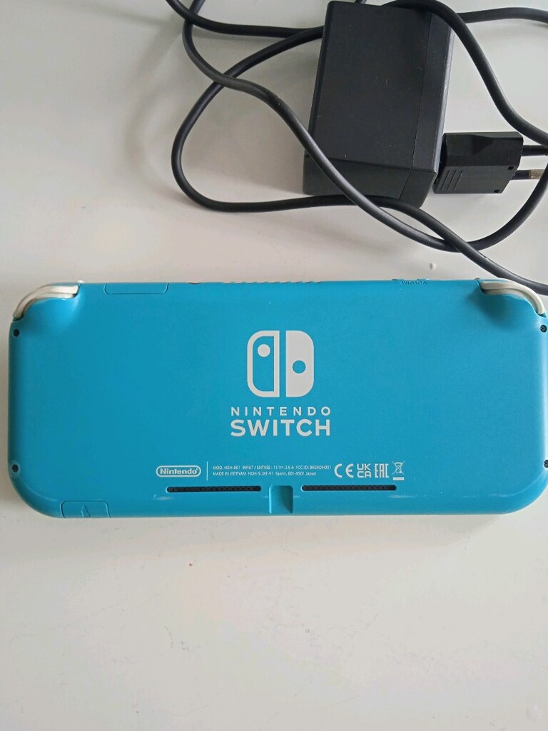 Nintendo lite kutusu ve şarj aletiyle temiz - 4
