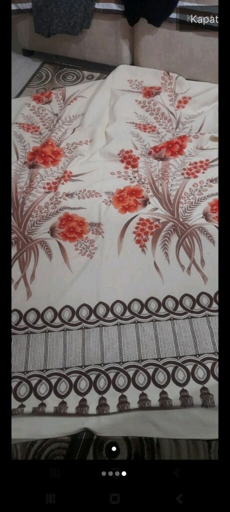 Elimde başka desenleri var - 3