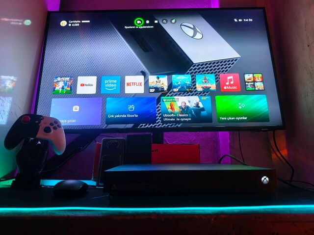 Mükemmel Durumda Xbox One X 4K 1TB SSD PAZARLIKSIZ