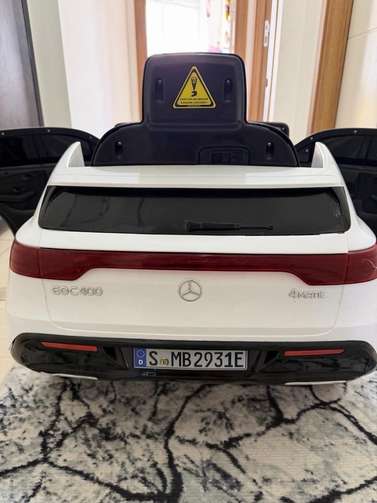 Mercedes-Benz EQC 400 4MATIC 12V Akülü Araba – Beyaz - 2