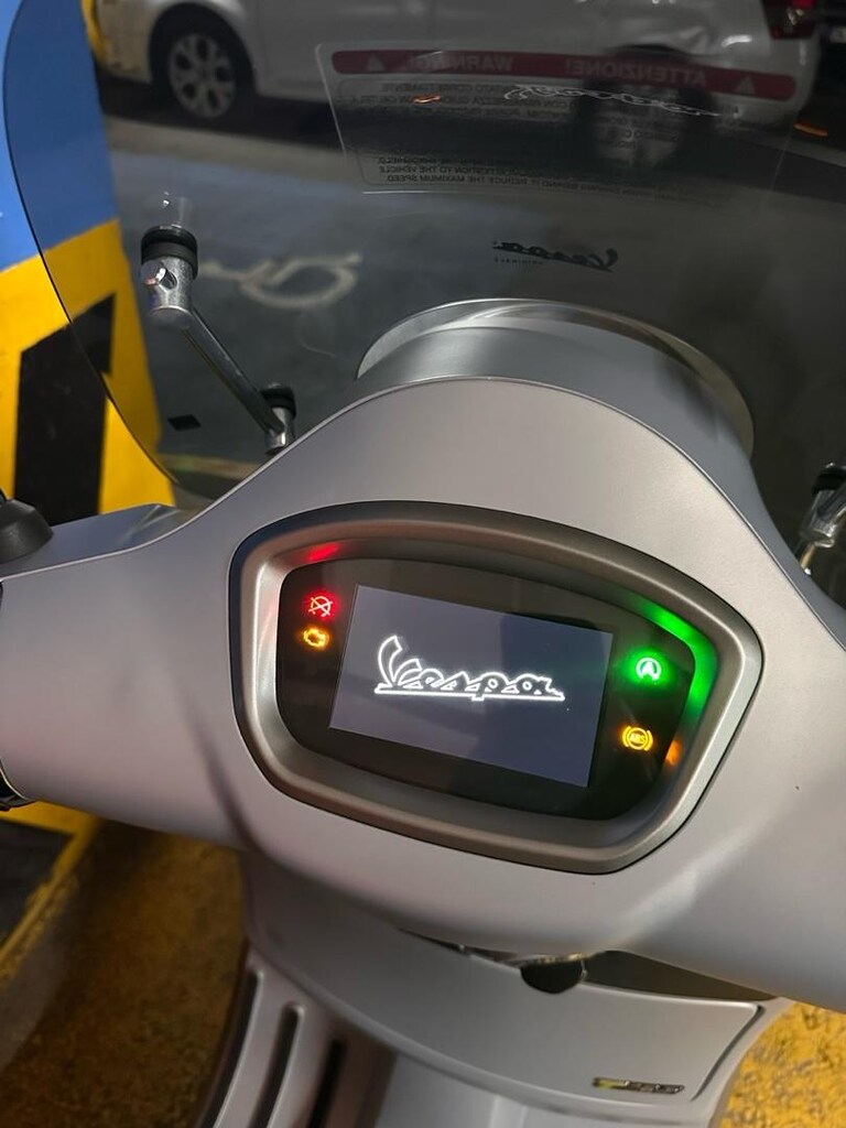Vespa Supertech GTS 125 - 4
