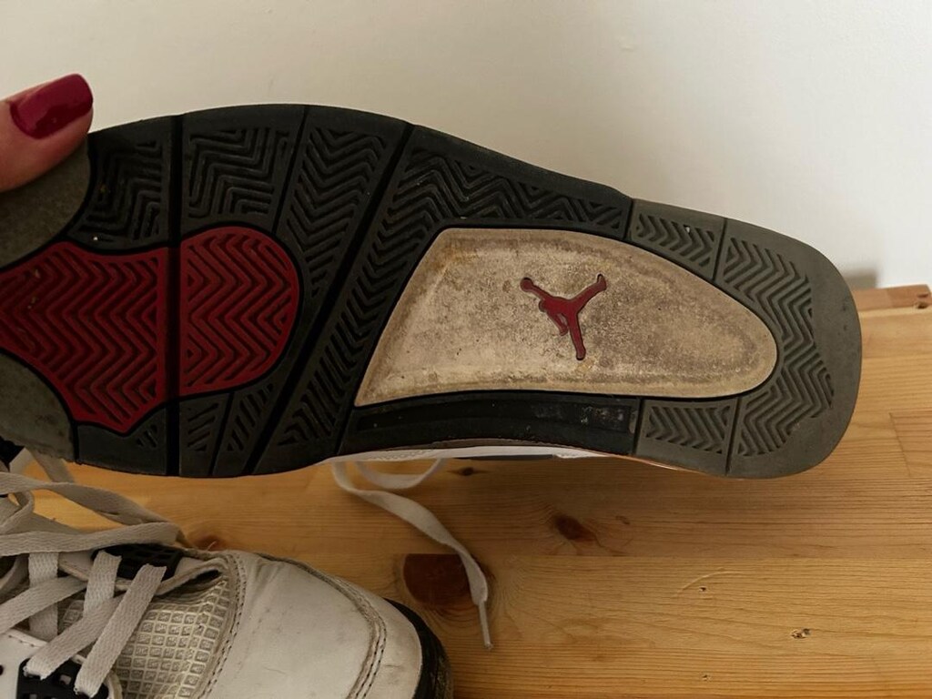 Nike Air Jordan Retro 4 - 5