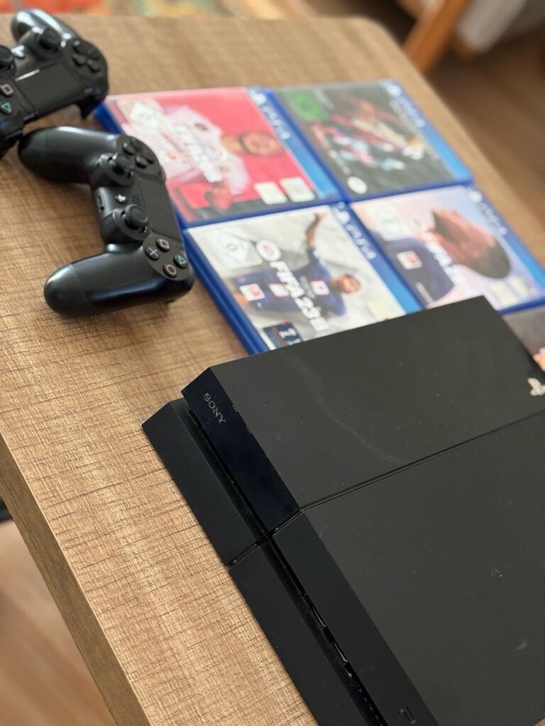 PlayStation 4 - 2