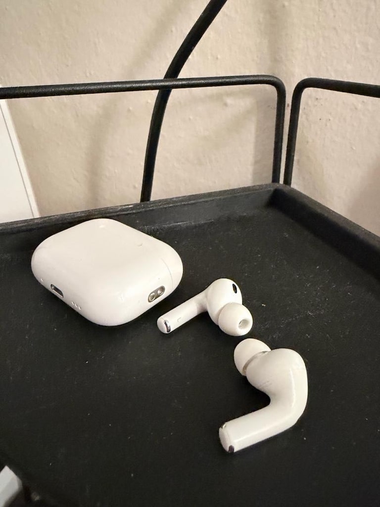 Apple AirPods Pro 3 - 2