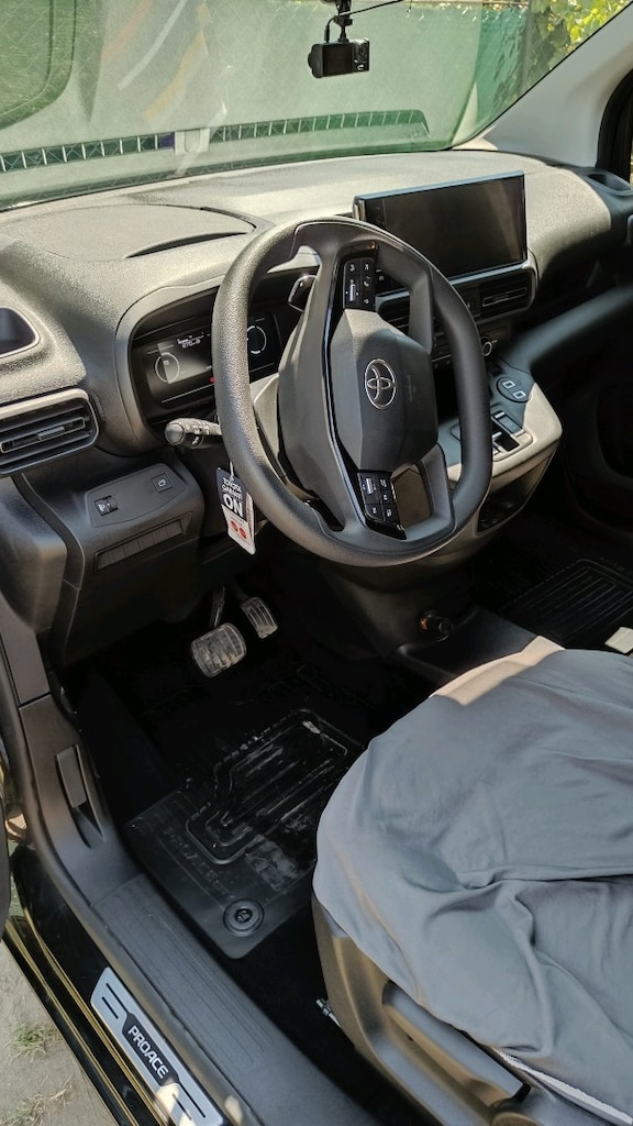 Toyota proacity 2024 model aile arabası - 3