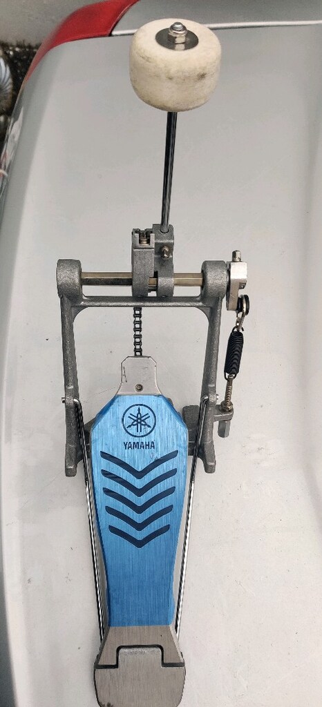 Yamaha FP7210 model, zincir tahrikli bir kick pedalı. Sıfır ayarında. - 2
